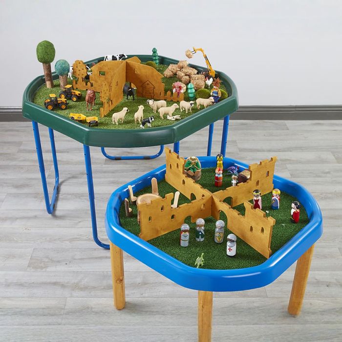 Small World - Farm and Castle Scene - Set of 2