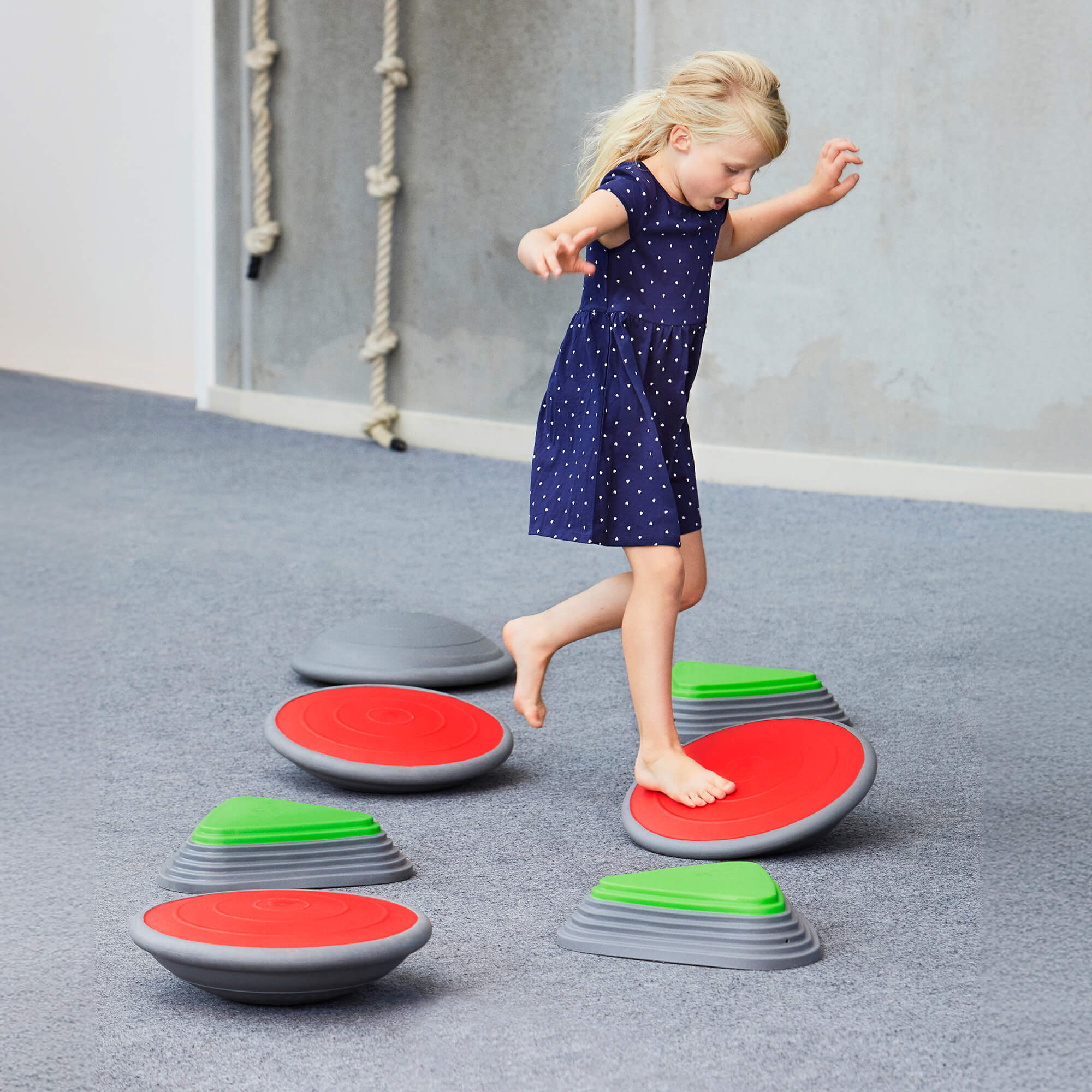 BOUNCING RIVER STONES