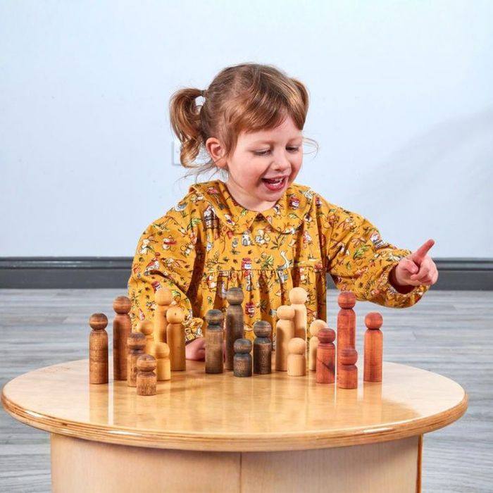Multicultural Peg Families - 20 Piece Set