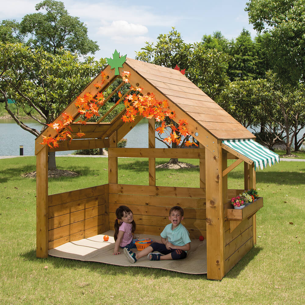 OUTDOOR PLAYHOUSE