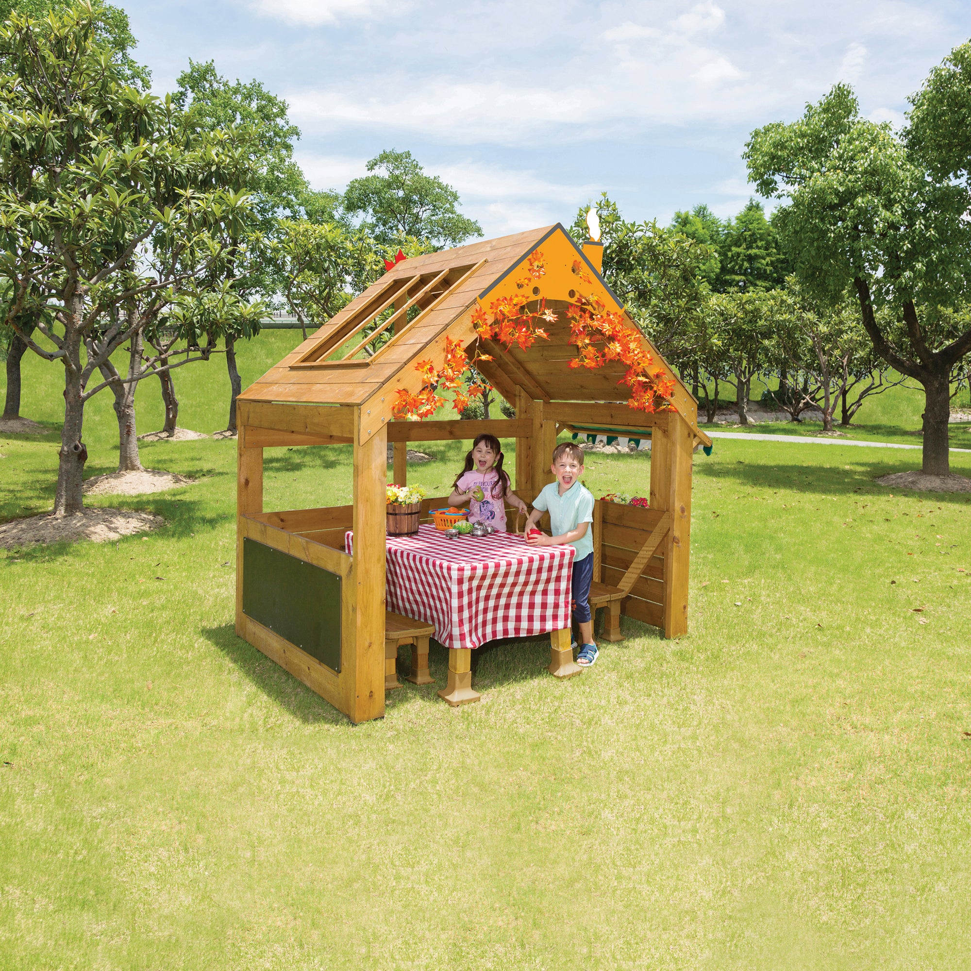 OUTDOOR PLAYHOUSE