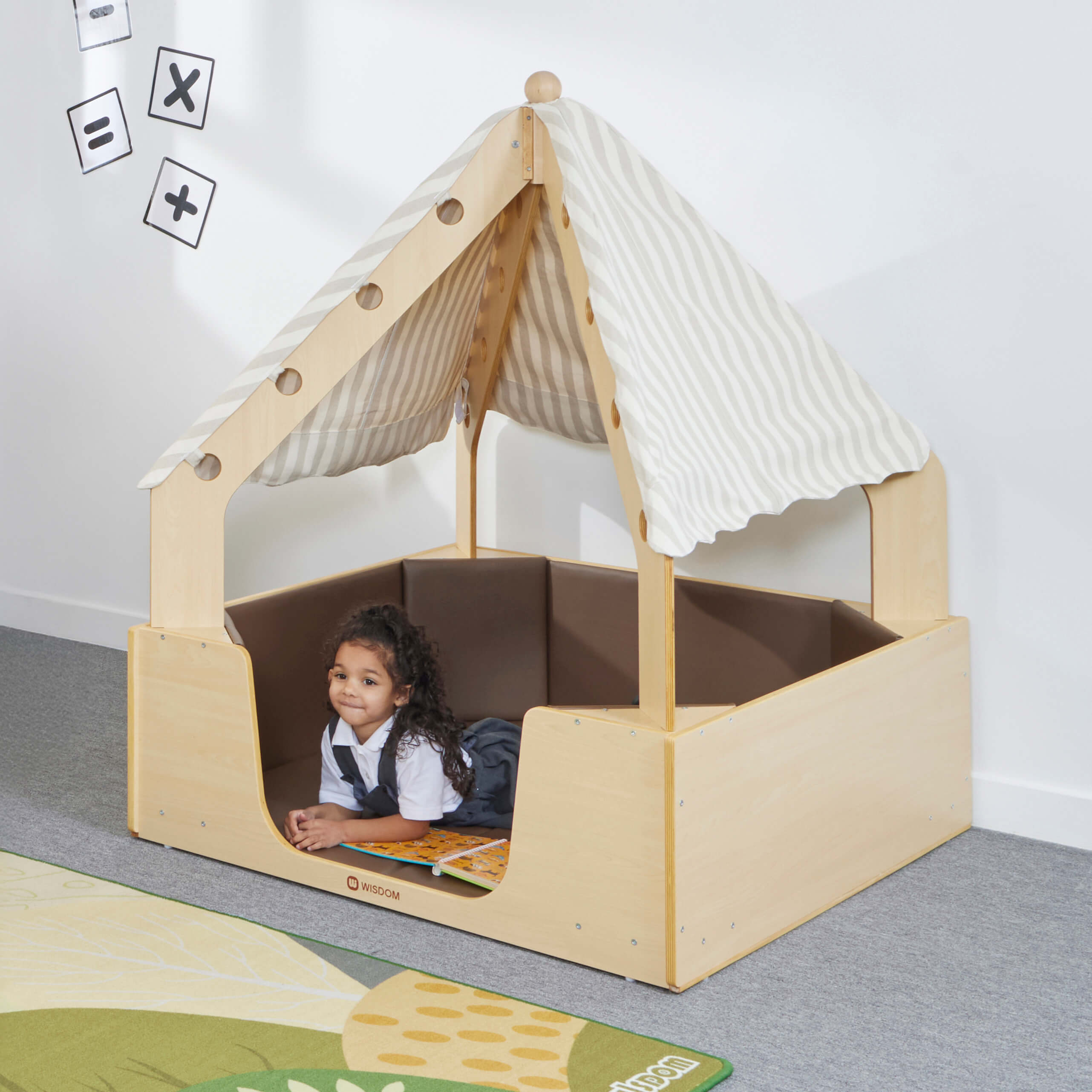 NORWAY FOREST READING DEN