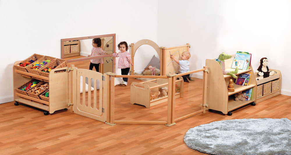 BABY ZONE WITH CLEAR TUBS